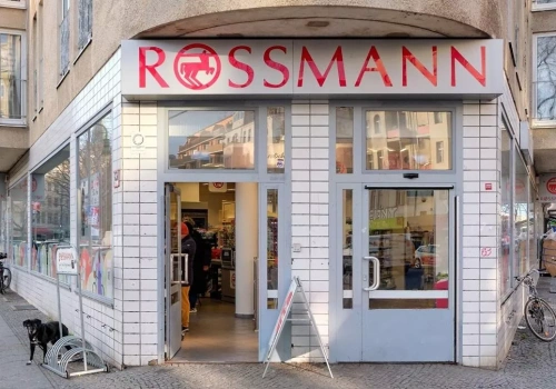 Rossmann przyłapany na sprzedaży papierosów nieletnim