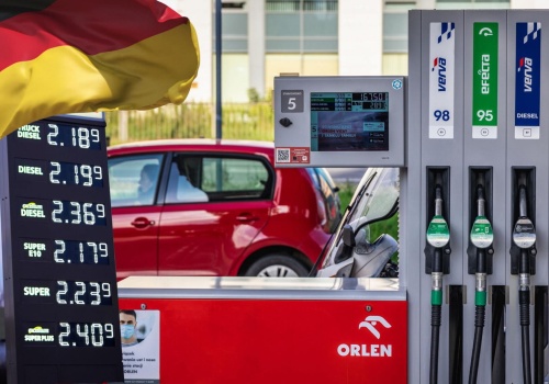 Niemcy nie będą tankować w Polsce? Minister grozi palcem