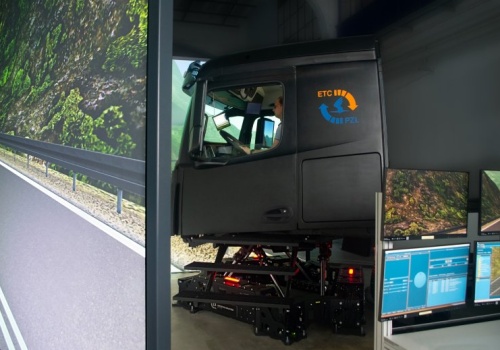 Symulatory na nowym egzaminie na prawo jazdy? Eksperci: lepiej użyć ich do nauki