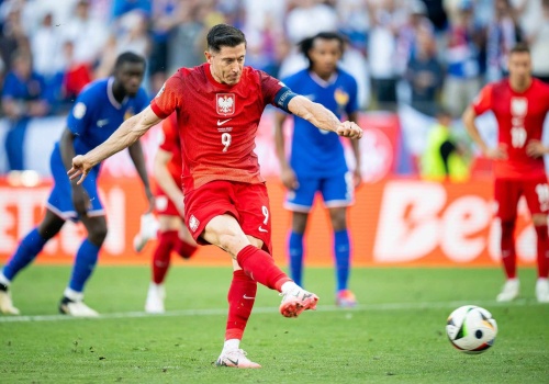 Piłka nożna: Przed nami mecz o wszystko! Polacy grają w Sztokholmie o mundial – Relacja live!