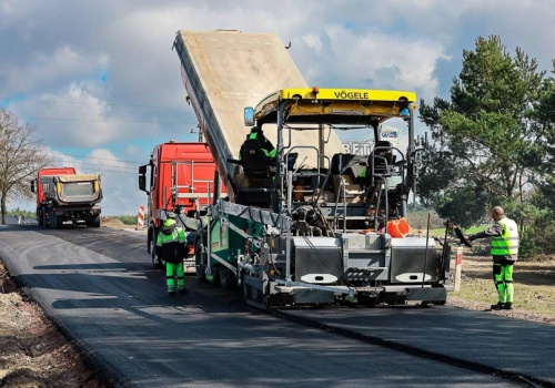 Prace na drodze do Giewartowa przyspieszyły