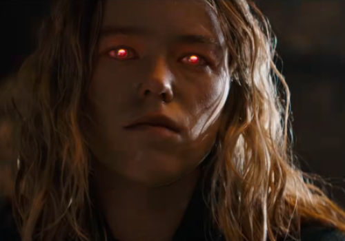 Supergirl bawi się w Johna Wicka na nowym zwiastunie filmu DC