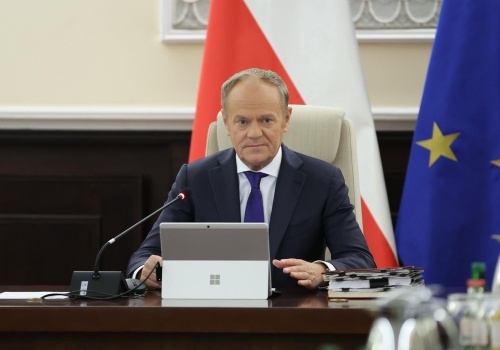 Tusk: „Dzisiaj kierowcy zaoszczędzą około 60 zł na jednym tankowaniu”