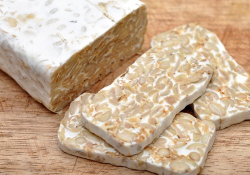 Jesz 30 minut po przebudzeniu. Buduje mięśnie, spala tkankę tłuszczową