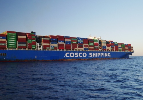 Pierwsza taka sytuacja od początku wojny. Trzy statki przepłynęły cieśninę Ormuz