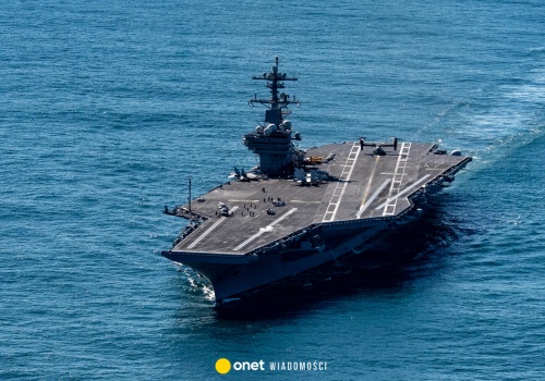 Kolejny amerykański lotniskowiec w drodze na Bliski Wschód. Ma pomóc w walce z Iranem