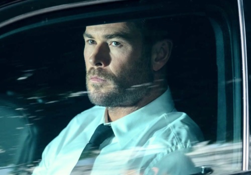 Głośny kryminał z Hemsworthem zaraz w streamingu. Zarobił mało, ale oceny ma bombowe