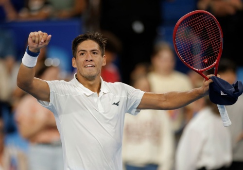 Z opóźnieniem, ale wystartowali. Rozstawieni pokazali moc