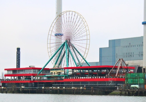 50 milionów euro przepadło. Nigdy się nie otworzą? Kuriozalna sytuacja w sercu metropolii