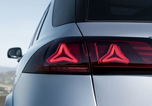 Oto nowy Mercedes-Benz GLE 2026. Jest nowocześniej, ale nie wiem, dlaczego zostawili... touchpad