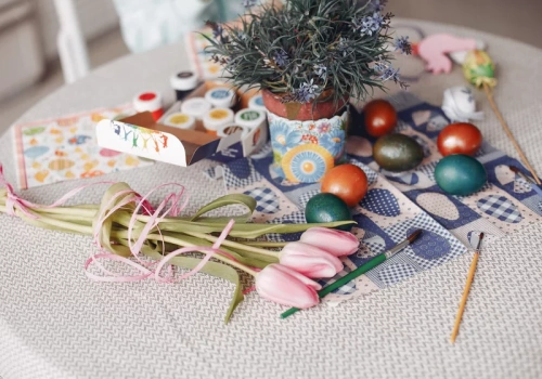 Plama sprzed roku nie zeszła? Ten sposób ratuje obrus przed świętami