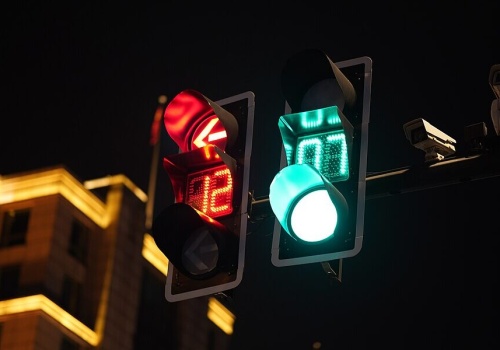 Sekundniki od 2027 r. obowiązkowe przy każdej sygnalizacji w Polsce