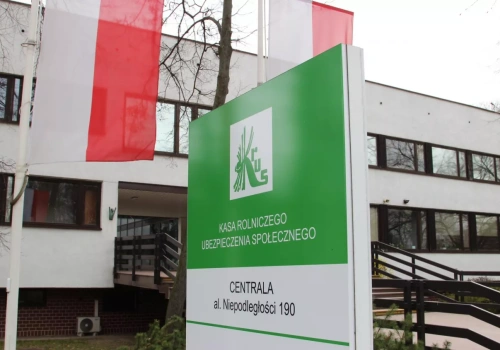 Prawie 2000 zł dla rolników już w kwietniu. KRUS rusza z wypłatami