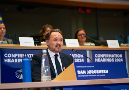 KE wzywa do pracy z domu i ograniczenia podróży samochodem