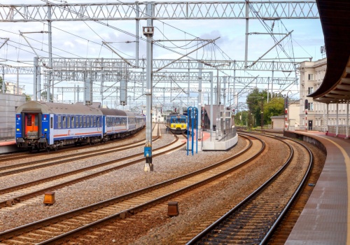 Szukają pracowników. 8000 zł i bogaty pakiet świadczeń