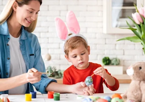 Pisanki wielkanocne: pomysły na jajko wspólnie z dziećmi