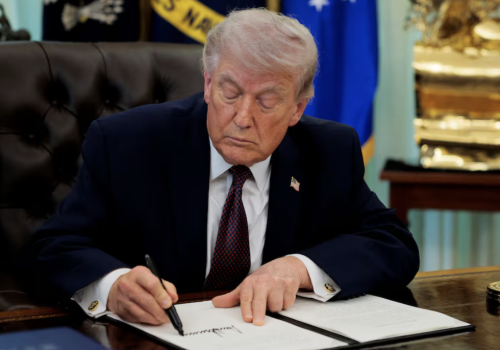 Trump twierdzi, że USA poważnie rozważają wyjście z NATO