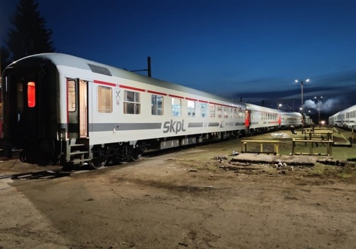 PKP Intercity ma już wagony barowe i 1 klasy od SKPL (zdjęcia)