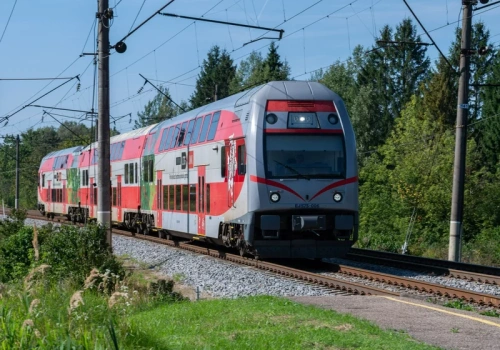 Ceny paliwa w górę, ceny biletów w dół. Duża promocja w pociągach