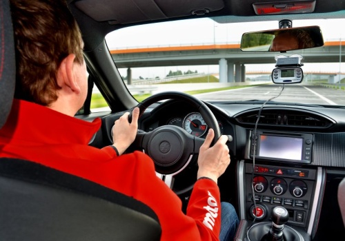 Auto ściąga na bok? Oto prawdopodobne przyczyny