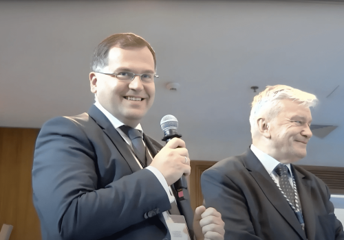 55% Polaków już ufa bankom? Bankowcy świętują, a potem obwiniają kancelarie frankowe i antysemityzm