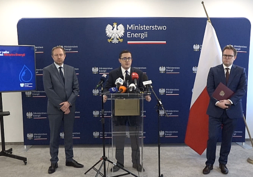 Ministerstwo Energii podało jutrzejsze (2.04) limity cen paliw