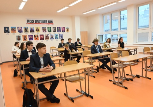 Matury pisemne rozpoczęte. Z tymi tematami mierzyli się uczniowie w polskim gimnazjum