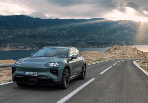 Porsche stworzyło szalony samochów. Waży tyle co czołg, a zachowuje się jak supercar