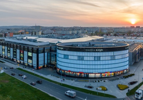 Nowi najemcy i rozbudowa oferty gastronomicznej. Czy zmiany w Galerii Echo przyciągną klientów?