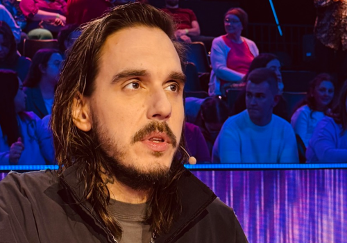 „10 lat i ani słowa”. Miuosh w szoku po wejściu uczestniczki na scenę