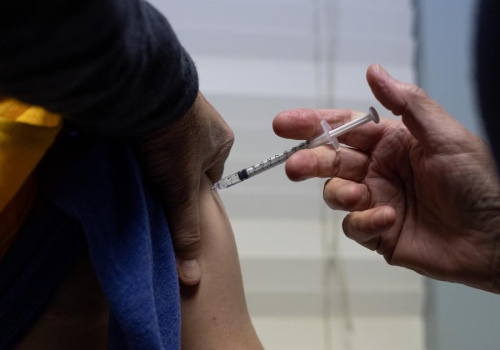 Sąd w Brukseli nakazał Polsce odbiór szczepionek i zapłatę Pfizerowi 5,6 mld zł