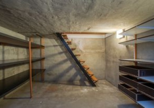 Chciał zrobić z piwnicy mieszkanie. Jest wyrok sądu