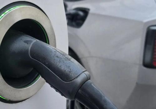 Tesla z MultiPass wjeżdża do Polski. Może być taniej, a na pewno wygodniej