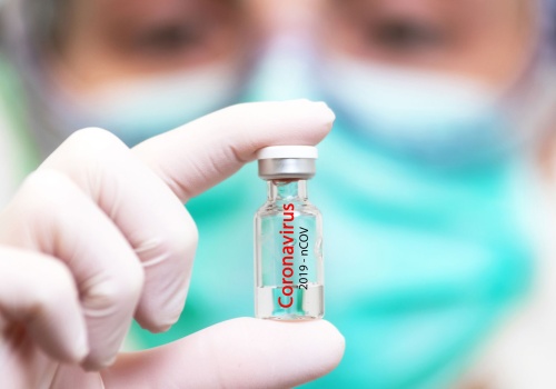 Ponad 6 miliardów do zapłaty! Jest wyrok w sprawie szczepionek na COVID-19