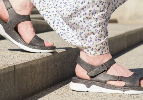 CCC wyprzedaje sandały dla szerokich stóp - lekkie jak chmurka w Rieker taniej aż o 100 zł