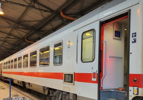 Niemieckie wagony wożą już pasażerów po polskich torach