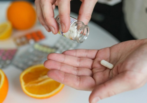 Łykasz multiwitaminę codziennie? Farmaceuta mówi, jak to działa na organizm