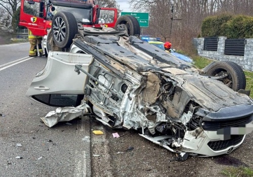 Policja o wstępnych ustaleniach dotyczących przyczyn wypadku na DW 919