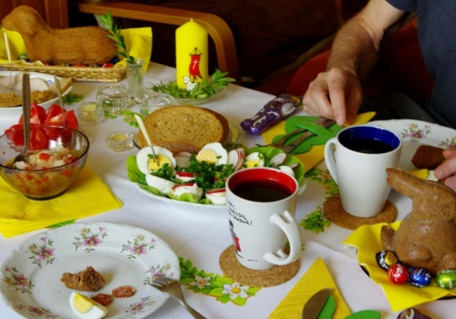 Ceny tych produktów poszły w górę przed Wielkanocą. Polacy będą musieli sięgnąć głębiej do portfeli