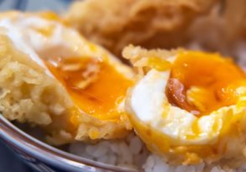 Jajka w chrupiącej panierce. Podaj podczas Wielkanocy, a wszyscy będą się zachwycać