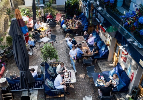 Puby i restauracje planują zwolnienia tysięcy pracowników