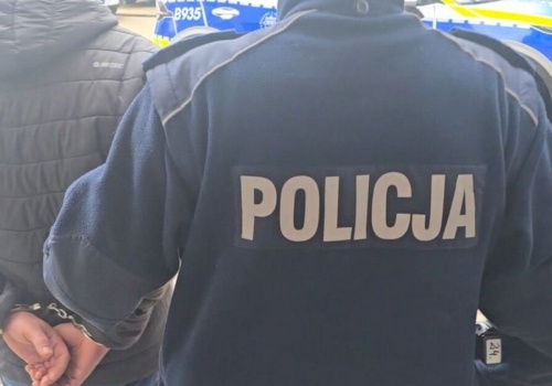 Odkręcił kurki z gazem i uciekł z bloku. 