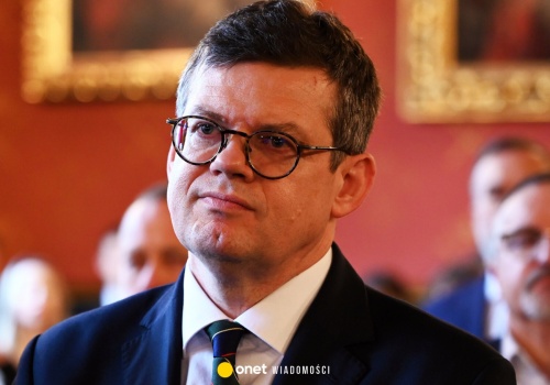 Czeka na ślubowanie przed prezydentem. 