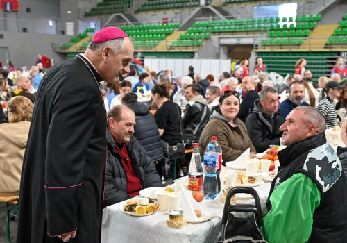Bydgoszcz: Caritas zaprosiła do stołu świątecznego ponad 1200 osób