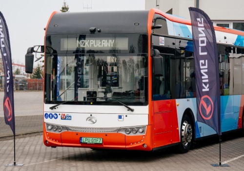 Nowe autobusy niebawem wyjadą na ulice Puław. Podpisano też umowę na dostawę kolejnych