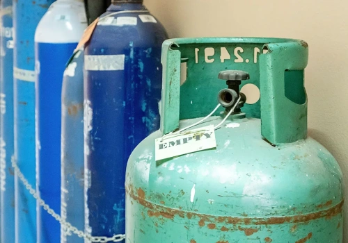 Iran dusi nie tylko ropę. Bez tego gazu nie ma chipów