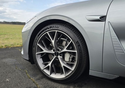 Nowa marka premium już nad Wisłą. Początkowo 480-konne napędy, a za niedługo hybryda plug-in