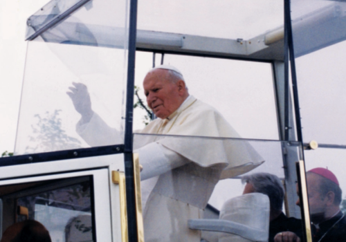 Jak mieszkańcy Konina żegnali Jana Pawła II? Relacje sprzed 21 lat