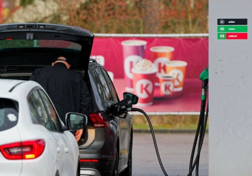 Słowacki polityk stawia Polskę za wzór. Ograniczeń na stacjach (jeszcze) nie ma