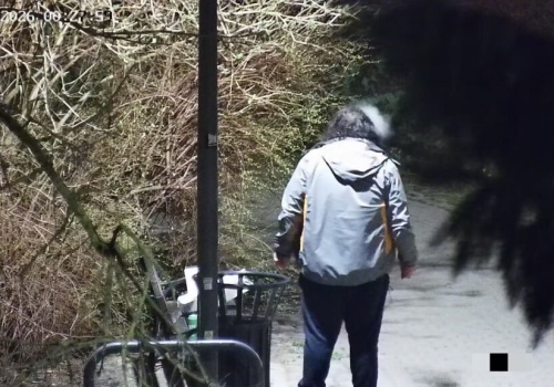 Dwa incydenty jednej nocy w Olsztynie: nóż na starówce i narkotyki w parku. Interweniowały służby